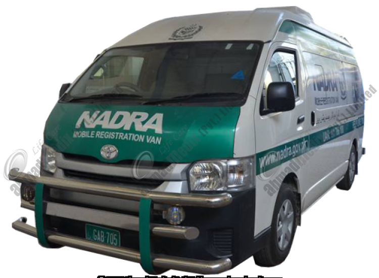 Toyota-Hiace-Luxury-Office-02